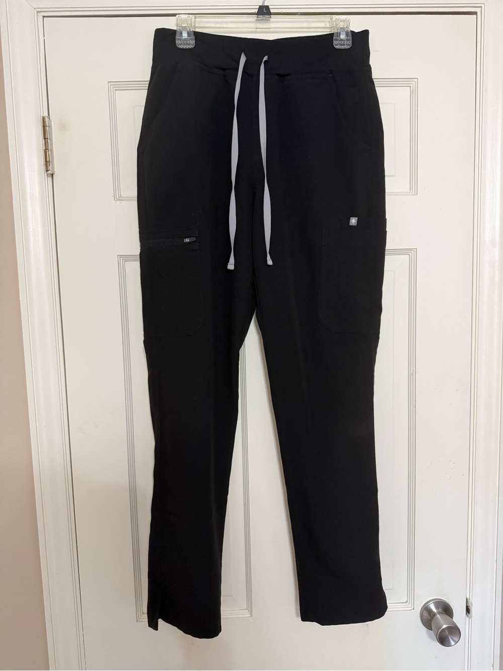 FIGS Black Scrub Pants - MT